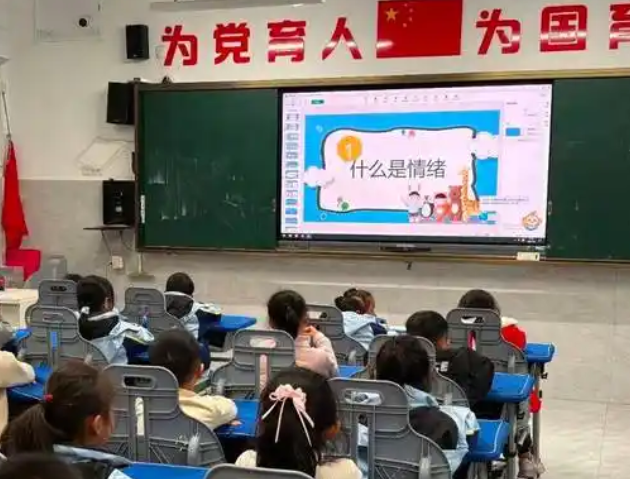心理环境给后进生以鼓舞和希望也能使教育的力量和作用充分发挥