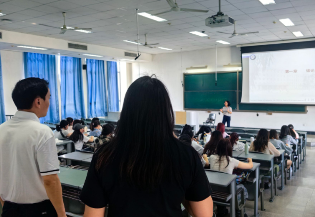 往往只见树木不见森林难以在中小学开扩提质的跨学科科学教育