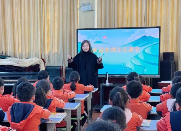 架起了家校社协同育人的云端桥梁让常识的传递打破地域界限