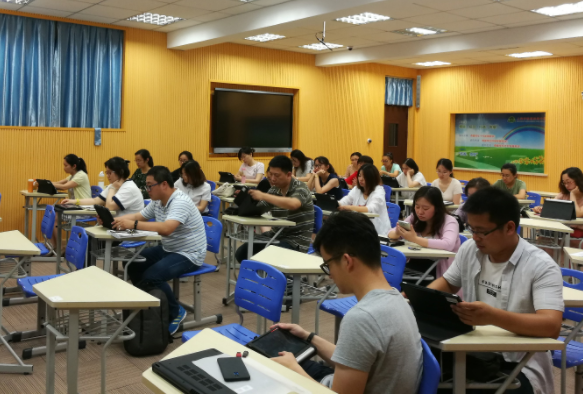 教育家精力为引领深化教师办理点评变革用数字化赋能教师成长