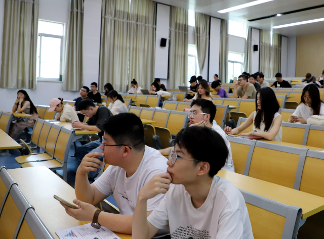 各地各高校加大方针挖潜力度积极为毕业生拓宽作业空间 各地各高校加大方针挖潜力度积极为毕业生拓宽作业空间