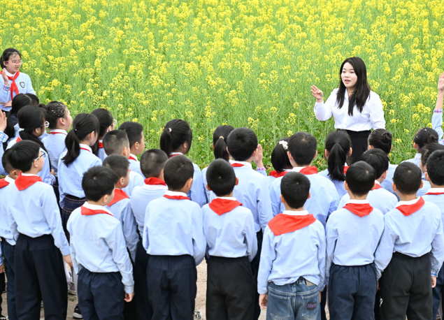 在奔跑和跃动中让每一个课间都成为积储生长能量的加油站