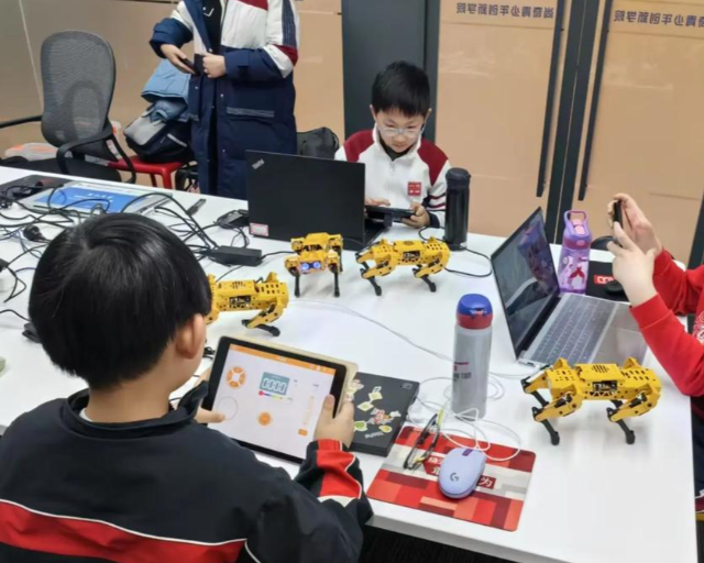 学生们的话题带着这些愿望用芳华脚步五年的崭新征程