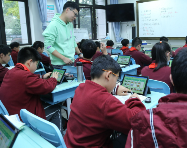 数字化建立让村庄教师足不出校就能经过同步直播参加高质量教研 数字化建立让村庄教师足不出校就能经过同步直播参加高质量教研