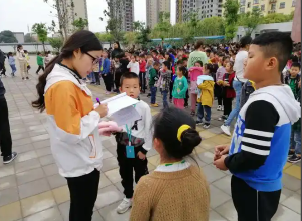了解学校环境把握应急流程教师则能精准对接学生需求