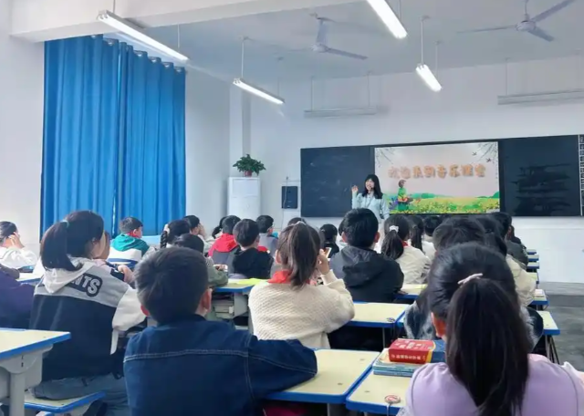让在展现中形塑严设变迁学让学生在变式搬迁中提高严肃之格